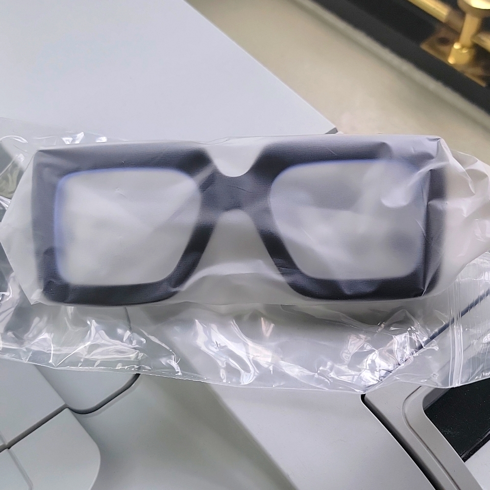 New Eyeglasses Frame Two-Color Square Frame - Picture 10 of 14